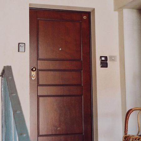 Historic Center Charming Apartment Free Wi-Fi Savigliano Bagian luar foto