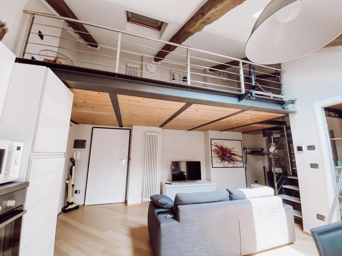 Historic Center Charming Apartment Free Wi-Fi Savigliano Bagian luar foto