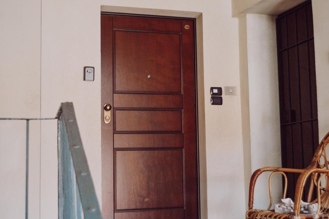 Historic Center Charming Apartment Free Wi-Fi Savigliano Bagian luar foto